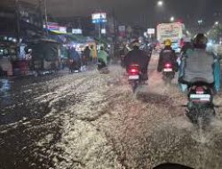 Hujan Angin, 4 Ruas Jalan di Jakarta Terendam Banjir